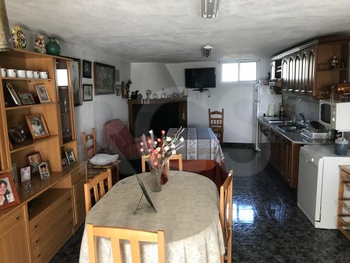 JPEG image 8